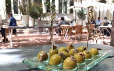 No te olvides de celebrar hoy el #DíaMundialdelaTapa: el símbolo de la gastronomía española ?? del millón y una formas ?

¡Y una buena parte de ellas, con #aceitunas! 

http://www.lasabrosita.es

#tapas #aperitivos #olivas