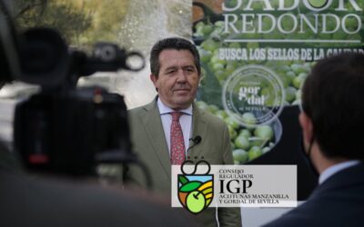 D. Antonio Vergel – Presidente de @COITAND 
#Sevilla tiene que poner #aceitunasdemesa buenas en sus #bares para que los #consumidores las prueben y las demanden.
Esta #aceituna es sabor de #Andalucía.
#cuidateconaceitunas #sevilladedondevienenlasaceitunas #Directodelolivar