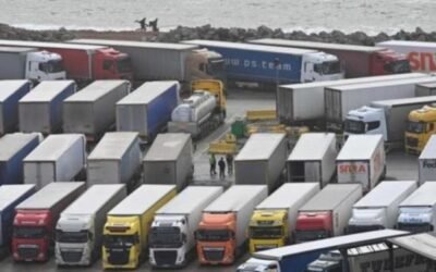 Los exportadores de frutas y hortalizas frescas urgen a normalizar el flujo comercial de camiones con Reino Unido