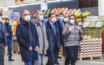 Planas visita Mercabarna y Biomarket y pone en valor el papel de los mercas en la pandemia