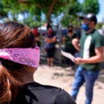 En EEUU los trabajadores agrícolas son una prioridad en la vacunación del covid, pero no saben cómo vacunarlos