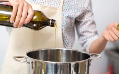 Invertir en promoción y no consumir aceites de oliva, la paradoja de las administraciones públicas en el mercado oleícola