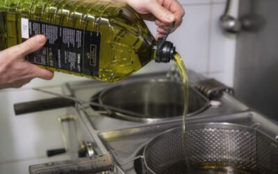 El aceite de orujo de oliva mejora la calidad nutricional de los alimentos fritos