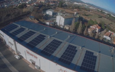 La cooperativa olivarera La Avellanera aborda la transición energética en su planta productora de la Selva del Camp