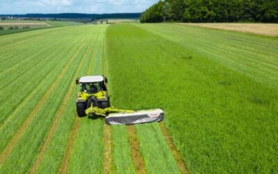 CLAAS presenta la DISCO 4400 CONTOUR con plegado vectorial