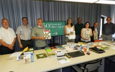 Plagas agrícolas, de Ferran García y Francisco Ferragut, gana la 50ª edición del Premio del Libro Agrario