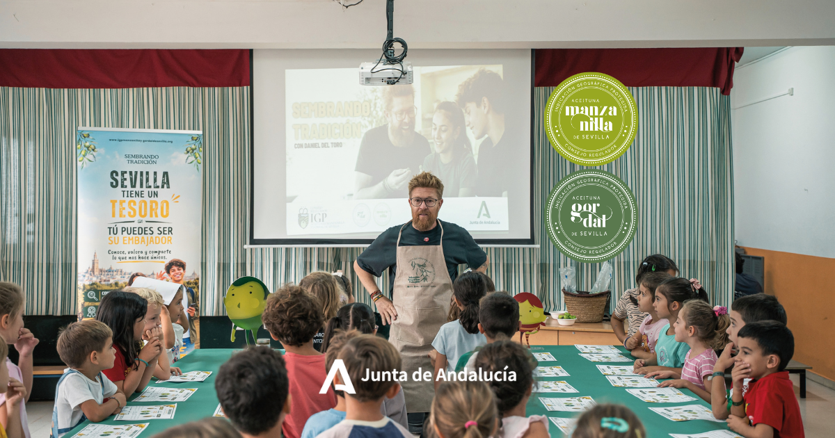 Alumnado del CEIP Al Andaluz participa en el primer taller del proyecto Sembrando Tradición en Sevilla